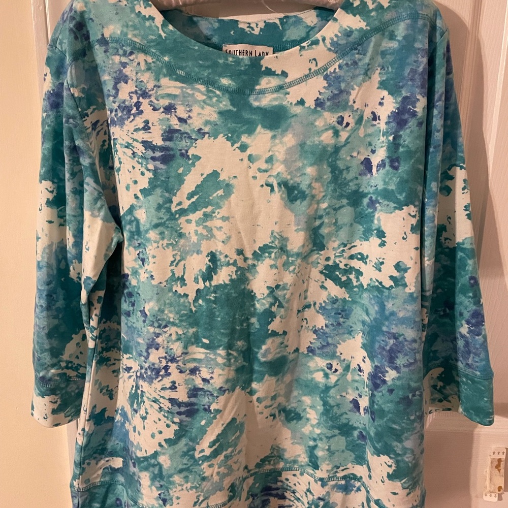 Southern Lady top. Size Large. NWT